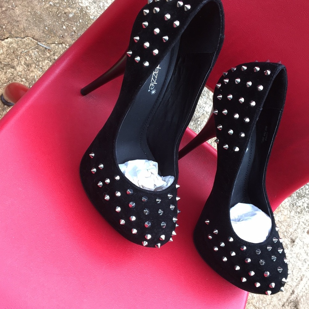 Black heels with spikes 51/2 in platform 1 in